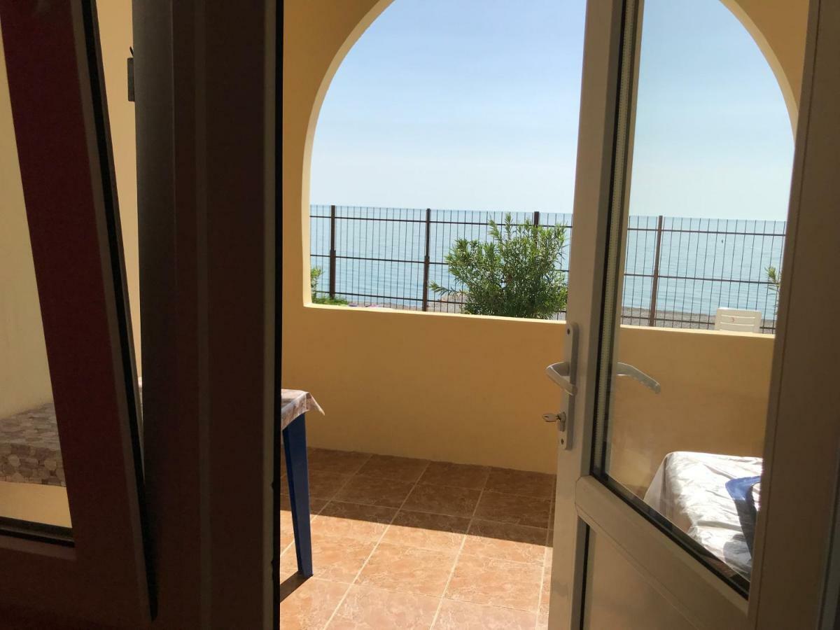 Hotel Davel Gagra Exteriér fotografie